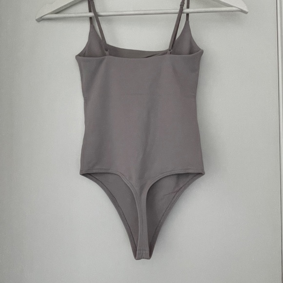 Contour Spaghetti strap bodysuit - Picture 3 of 8